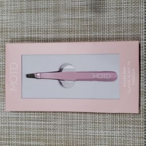 MOTD Killer Pair Classic Slant Tip Tweezer